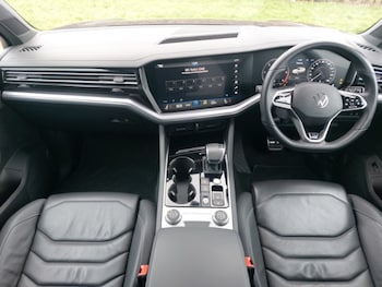 Used Volkswagen Touareg 2022 for sale - 77660875: Photo