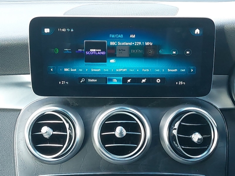 Used Mercedes-Benz GLC 2019 for sale - 76602407: Photo 11