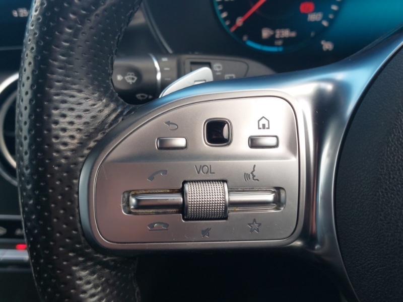 Used Mercedes-Benz GLC 2019 for sale - 76602407: Photo 12