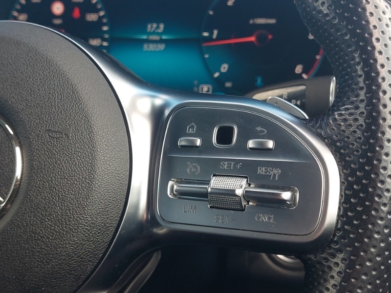 Used Mercedes-Benz GLC 2019 for sale - 76602407: Photo 13