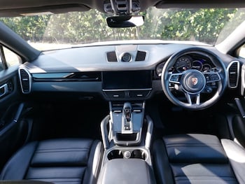 Used Porsche Cayenne 2019 for sale - 75695379: Photo