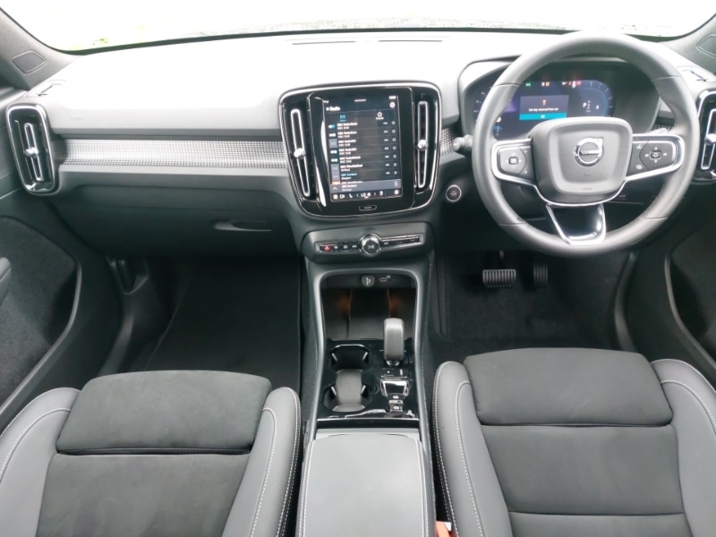 Used Volvo XC40 2025 for sale - 76145250: Photo 2