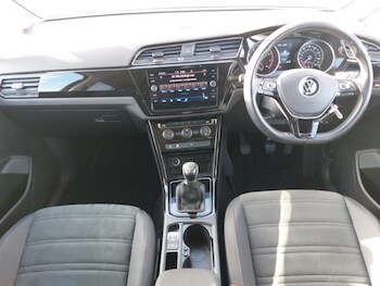 Used Volkswagen Touran 2021 for sale - 77816612: Photo