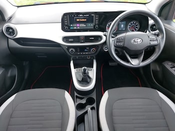 Used Hyundai i10 2023 for sale - 76055548: Photo 2