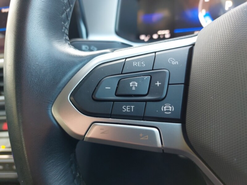 Used Volkswagen T-Roc 2023 for sale - 76860576: Photo 12