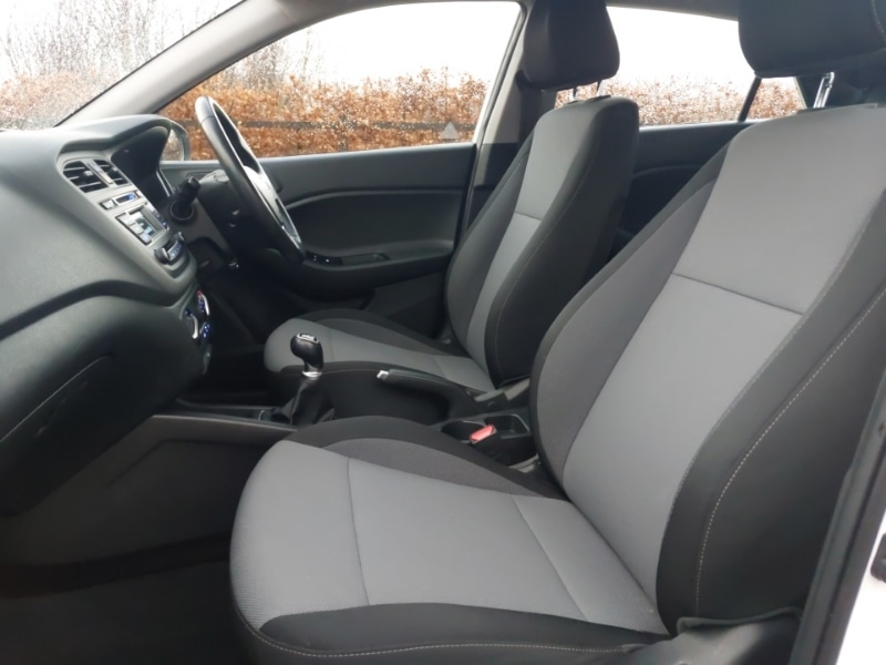 Used Hyundai i20 2017 for sale - 77008674: Photo 5