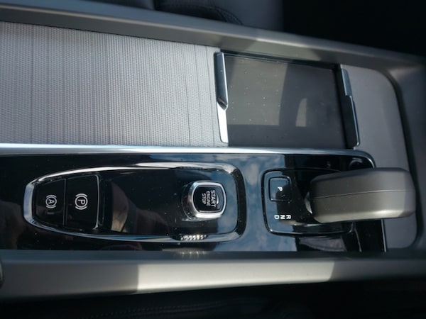 Used Volvo XC60 2024 for sale - 75628940: Photo 15