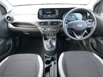 Used Hyundai i10 2024 for sale - 76238241: Photo 2