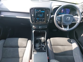 Used Volvo XC40 2024 for sale - 75595245: Photo