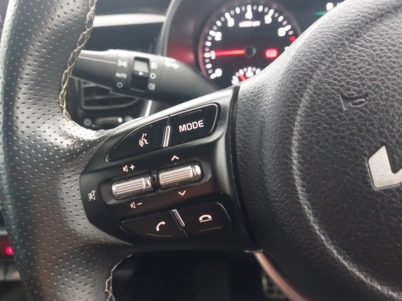 Used Kia Stonic 2023 for sale - 76924924: Photo 17