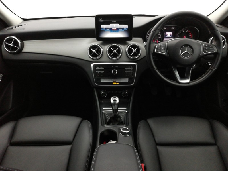 Used Mercedes-Benz GLA 2018 for sale - 77939157: Photo 2