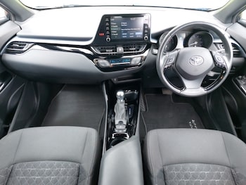 Used Toyota C-HR 2021 for sale - 78546659: Photo