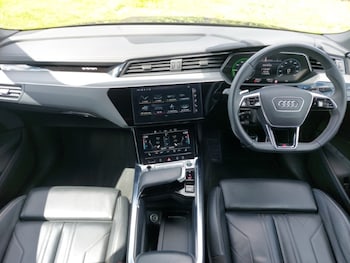 Used Audi Q8 2023 for sale - 78669587: Photo