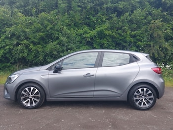 Used Renault Clio 2023 for sale - 78861114: Photo