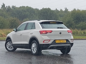 Used Volkswagen T-Roc 2022 for sale - 75695656: Photo