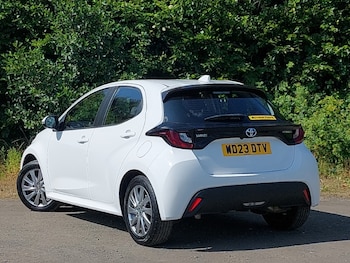 Used Toyota Yaris 2023 for sale - 79247175: Photo