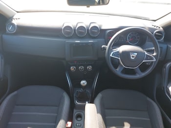 Used Dacia Duster 2018 for sale - 78355497: Photo