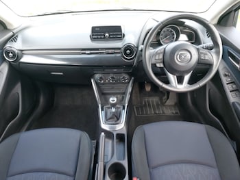 Used Mazda Mazda2 2016 for sale - 78511335: Photo