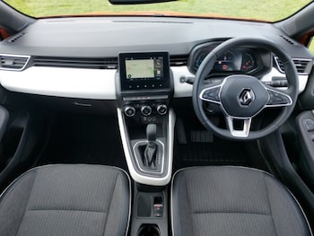 Used Renault Clio 2023 for sale - 78312181: Photo