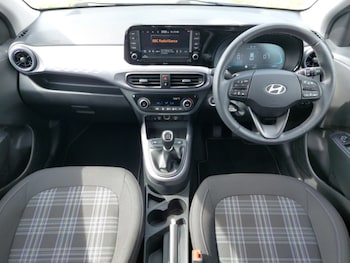 Used Hyundai i10 2024 for sale - 79356730: Photo
