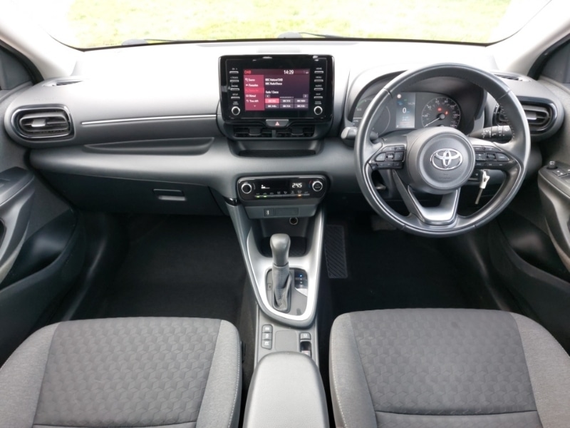 Used Toyota Yaris 2021 for sale - 77677850: Photo 2