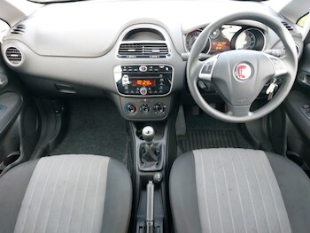 Used Fiat Punto 2017 for sale - 77881784: Photo