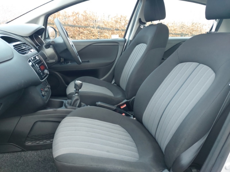 Used Fiat Punto 2017 for sale - 77881784: Photo 5