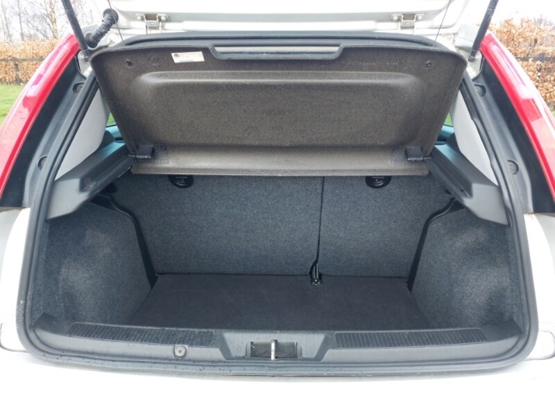 Used Fiat Punto 2017 for sale - 77881784: Photo 8