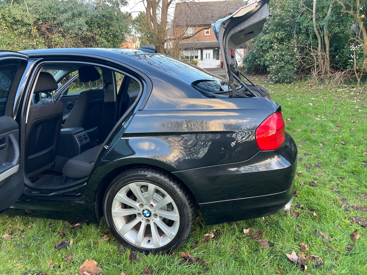 Used BMW 3 Series 2011 for sale - 77065512: Photo 13