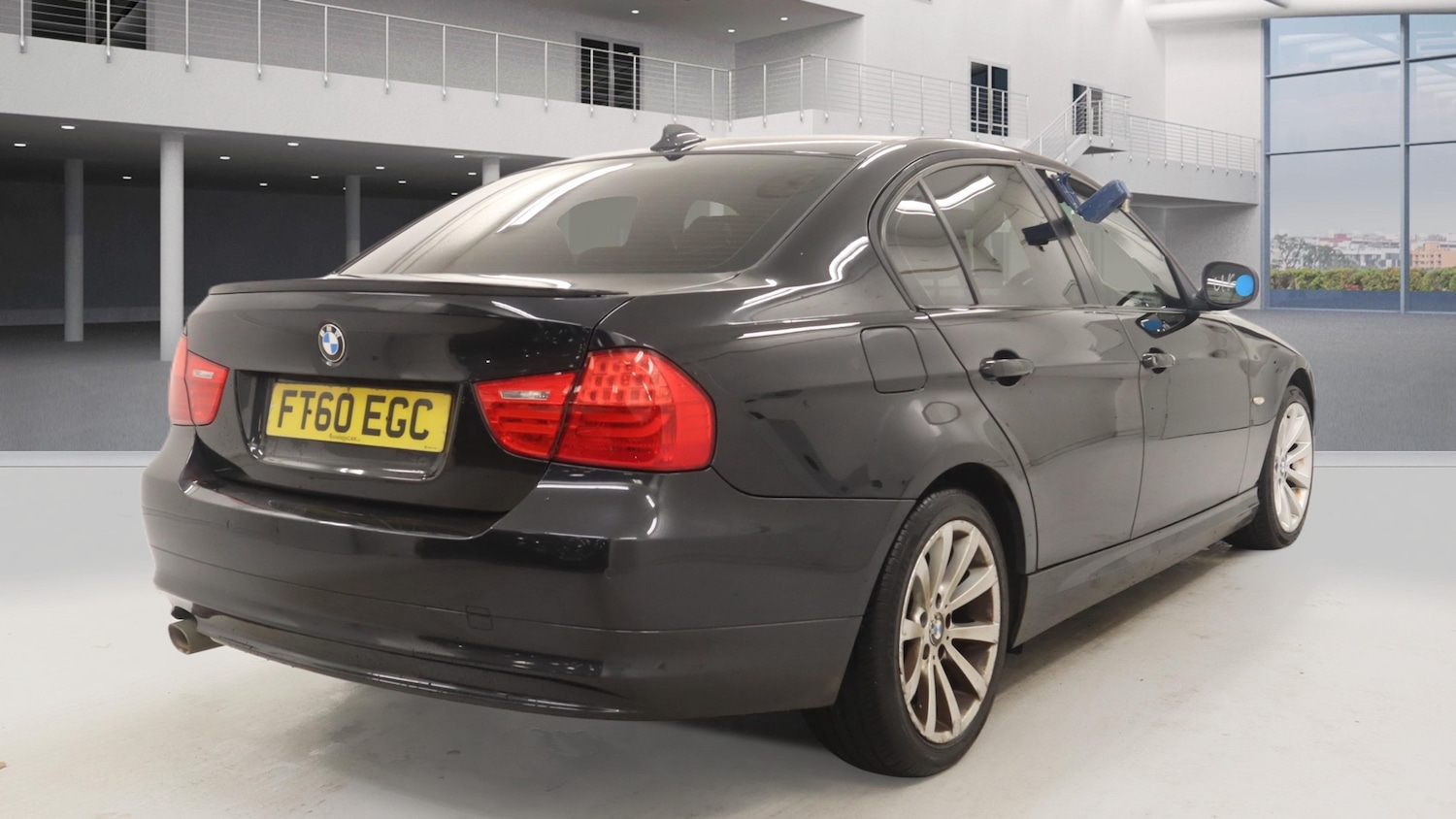 Used BMW 3 Series 2011 for sale - 77065512: Photo 2
