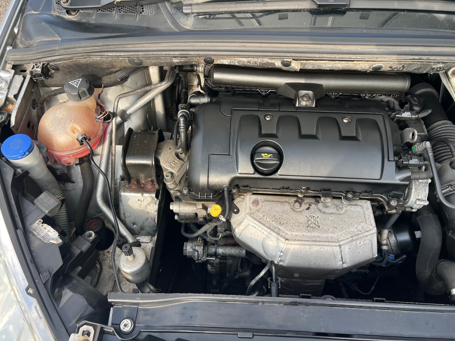 Used Peugeot 308 2010 for sale - 77802624: Photo 15