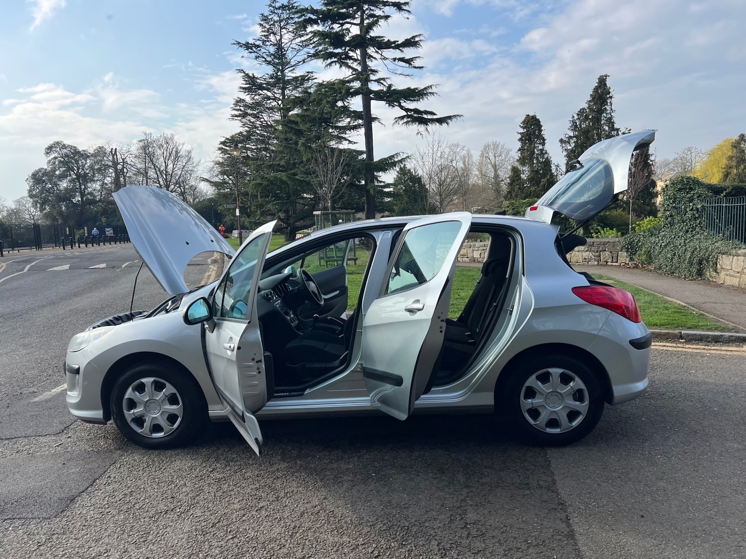 Used Peugeot 308 2010 for sale - 77802624: Photo 18