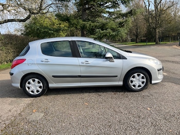 Used Peugeot 308 2010 for sale - 77802624: Photo
