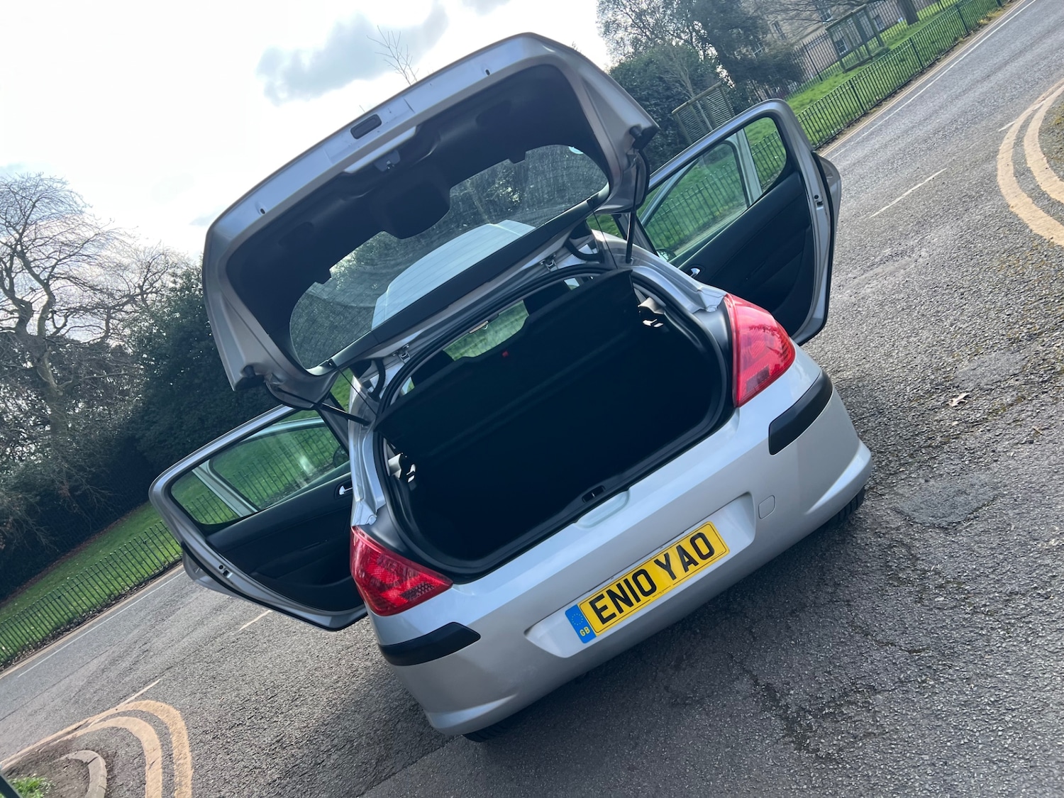 Used Peugeot 308 2010 for sale - 77802624: Photo 20