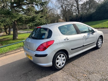 Used Peugeot 308 2010 for sale - 77802624: Photo