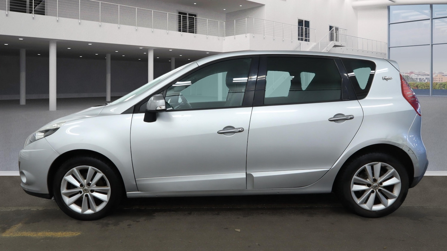 Used Renault Scenic 2010 for sale - 77073840: Photo 3