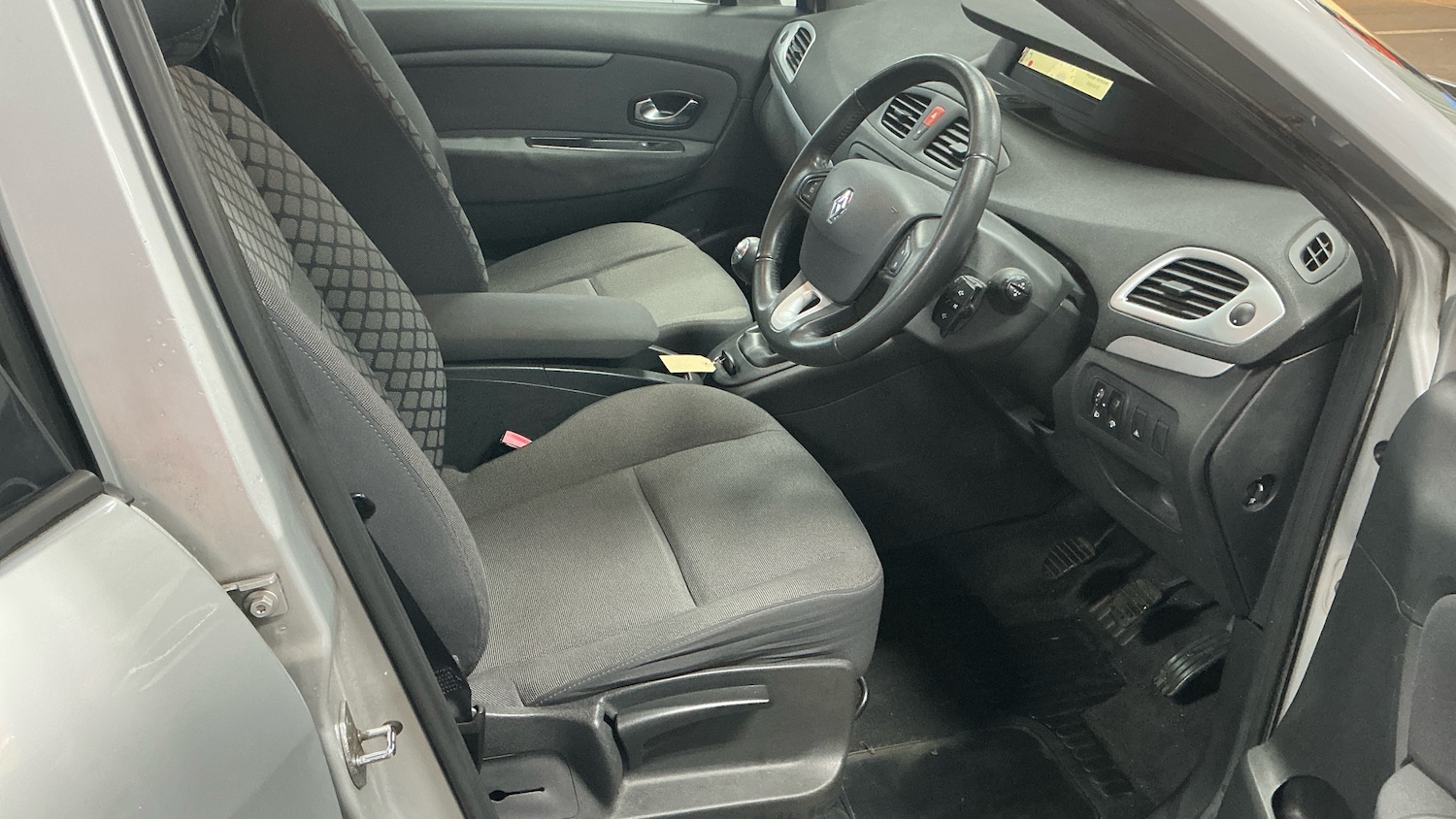 Used Renault Scenic 2010 for sale - 77073840: Photo 6