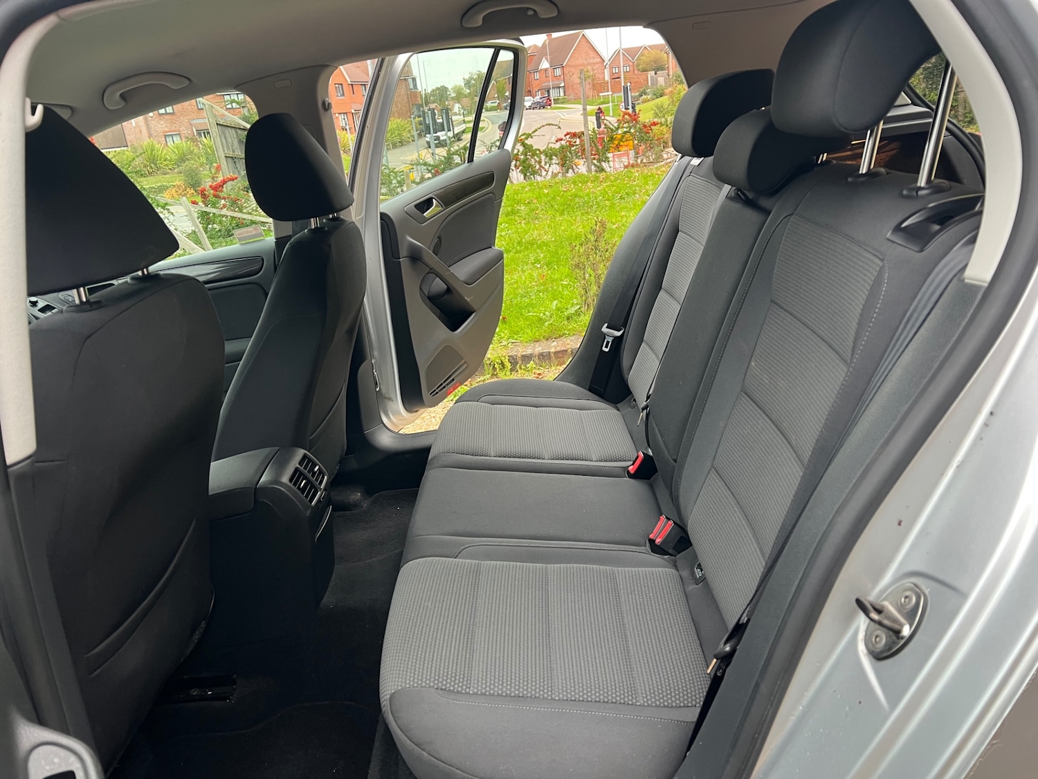 Used Volkswagen Golf 2011 for sale - 76316958: Photo 11