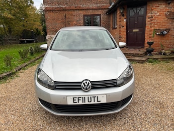 Volkswagen - Golf