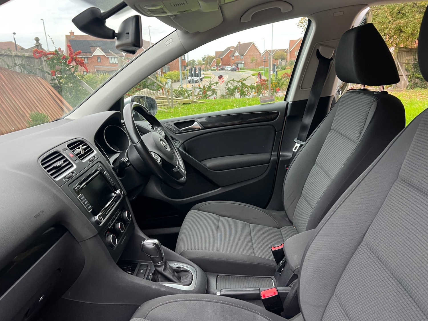 Used Volkswagen Golf 2011 for sale - 76316958: Photo 8