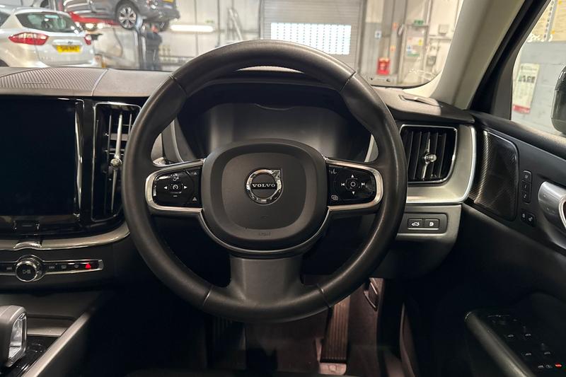 Used Volvo XC60 2023 for sale - 76452949: Photo 12