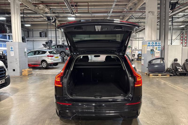 Used Volvo XC60 2023 for sale - 76452949: Photo 21