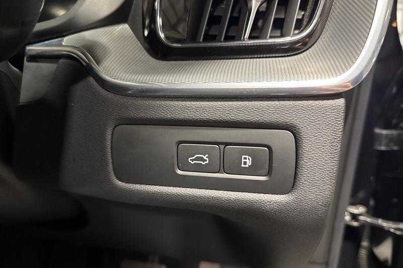 Used Volvo XC60 2023 for sale - 76452949: Photo 32