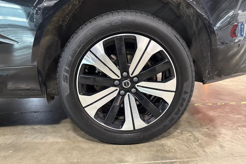 Used Volvo XC60 2023 for sale - 76452949: Photo 8