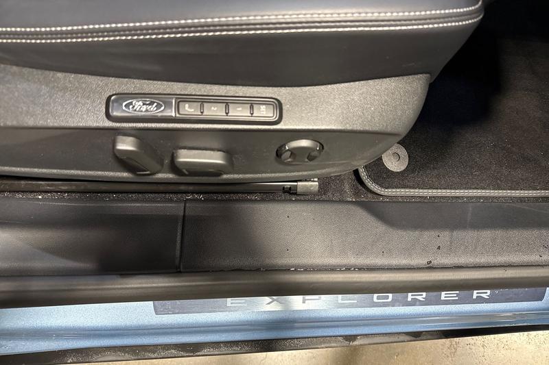 Used Ford Explorer 2025 for sale - 77813059: Photo 31