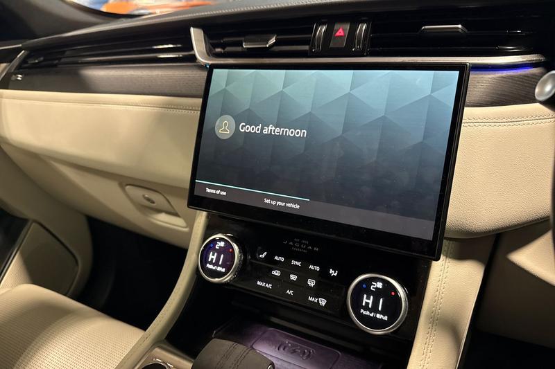 Used Jaguar F-Pace 2022 for sale - 77407106: Photo 33