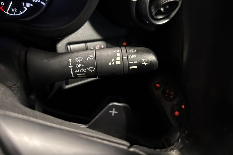 Used Nissan Juke 2023 for sale - 76480402: Photo 15