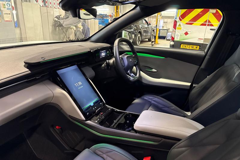 Used Ford Explorer 2025 for sale - 78001084: Photo 18