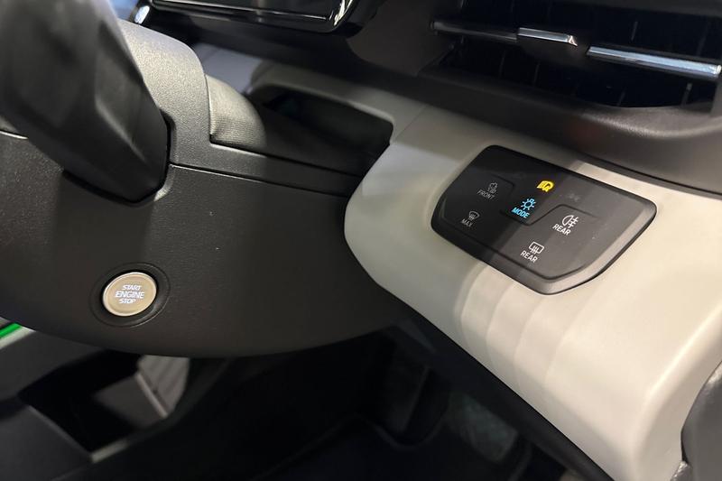 Used Ford Explorer 2025 for sale - 78001084: Photo 28