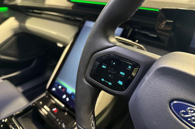 Used Ford Explorer 2025 for sale - 78001084: Photo 30